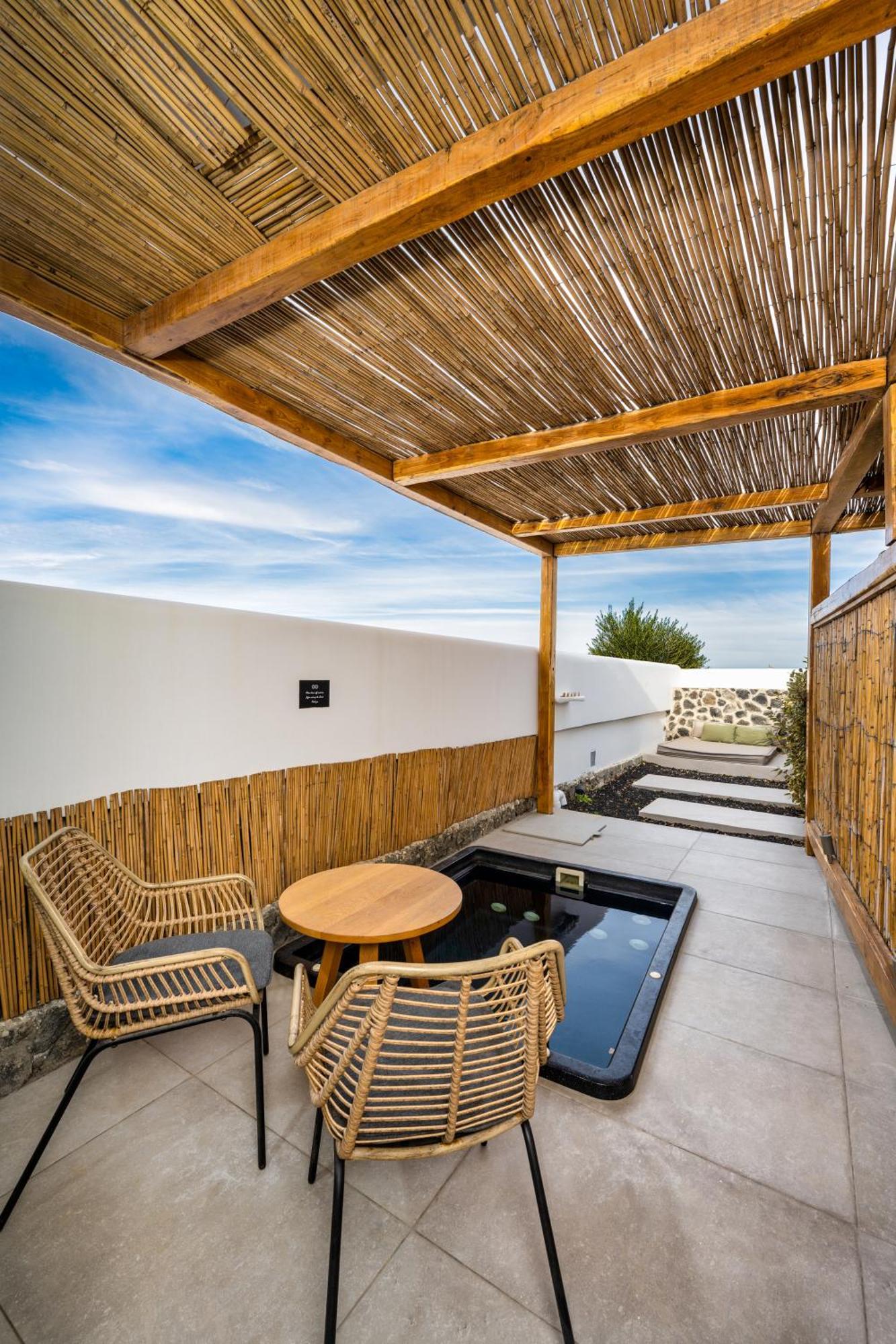 Callia Retreat Suites - Adults Only Fira  Eksteriør billede